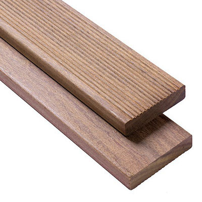 Lame de deck cumaru KD - 1 face lisse et 1 face striée - classe 4 - Ep. 21 x l. 145mm x L. 2.10m